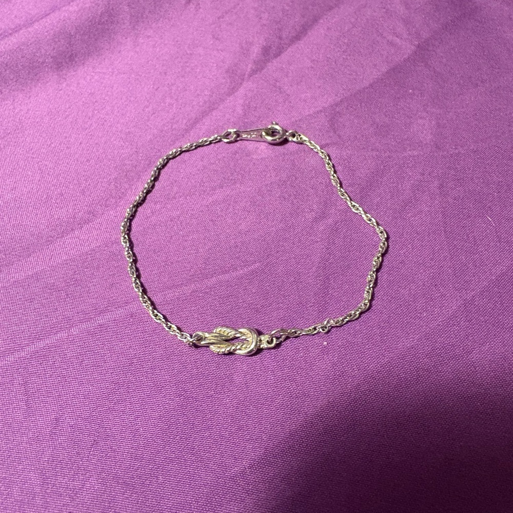 Vintage Avon Eternity Love Knot Silver Bracelet
